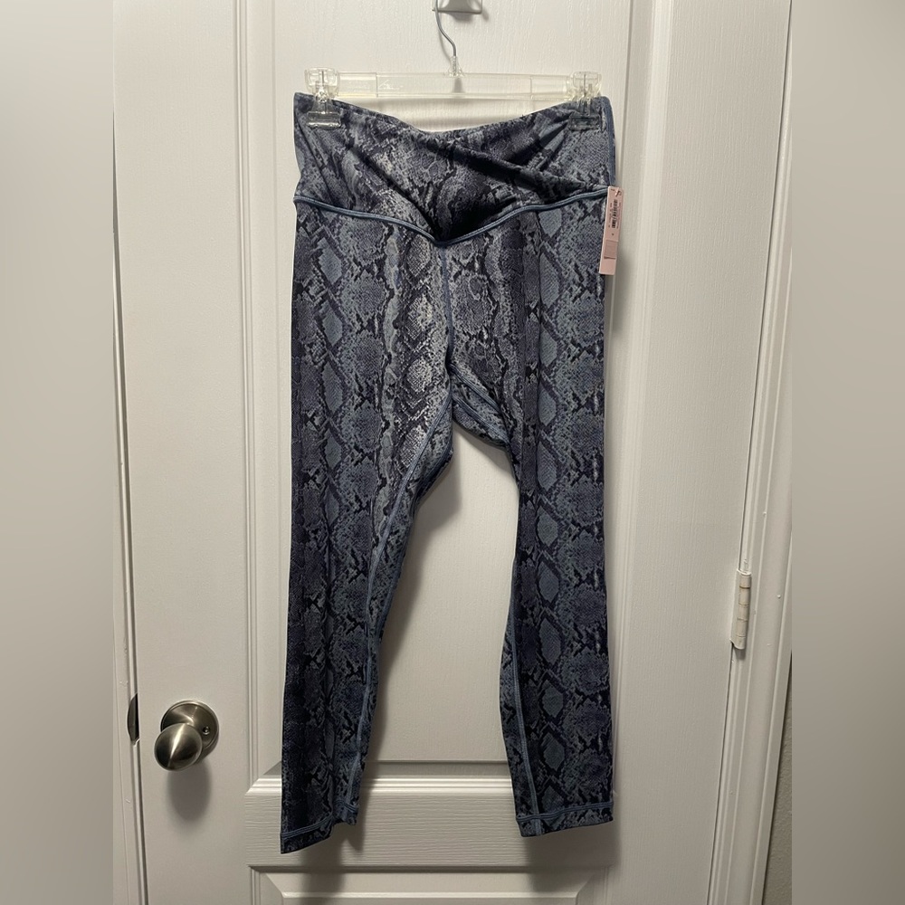 Victoria Secret On Point Blue Snakeskin Leggings